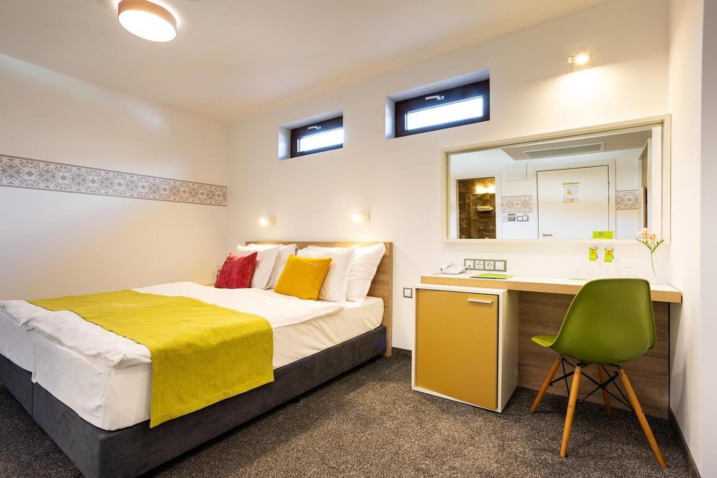 Hotel Compliment Трявна Экстерьер фото