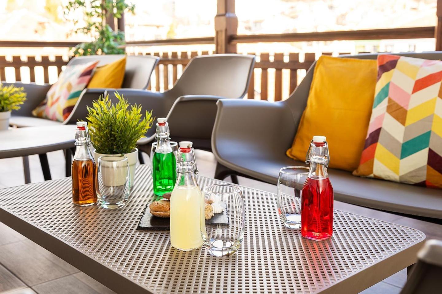 Hotel Compliment Трявна Экстерьер фото