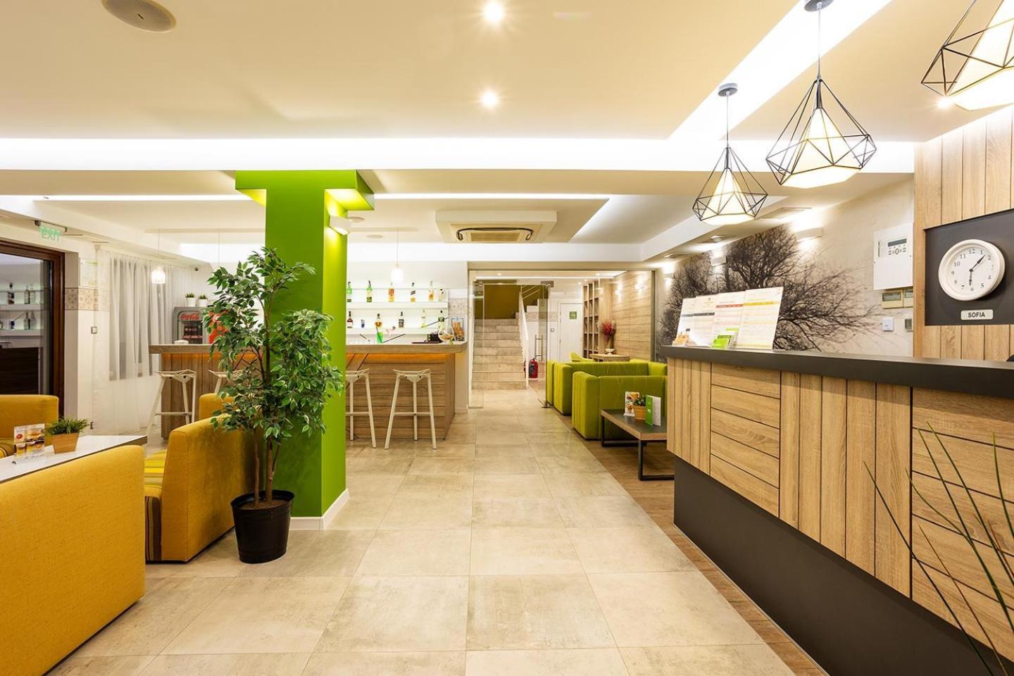 Hotel Compliment Трявна Экстерьер фото