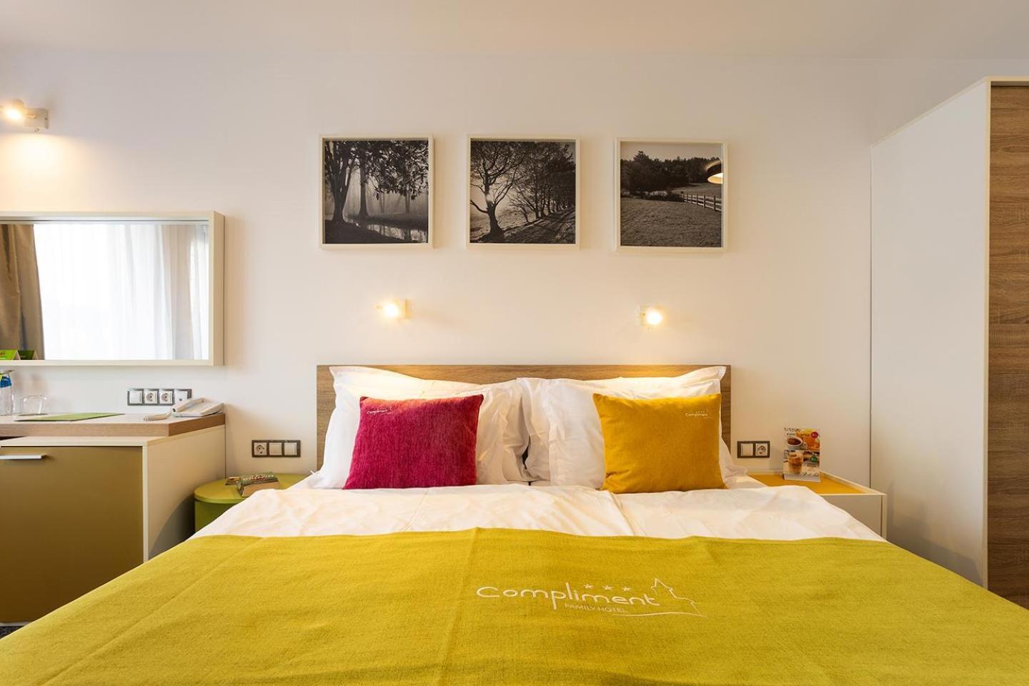 Hotel Compliment Трявна Экстерьер фото