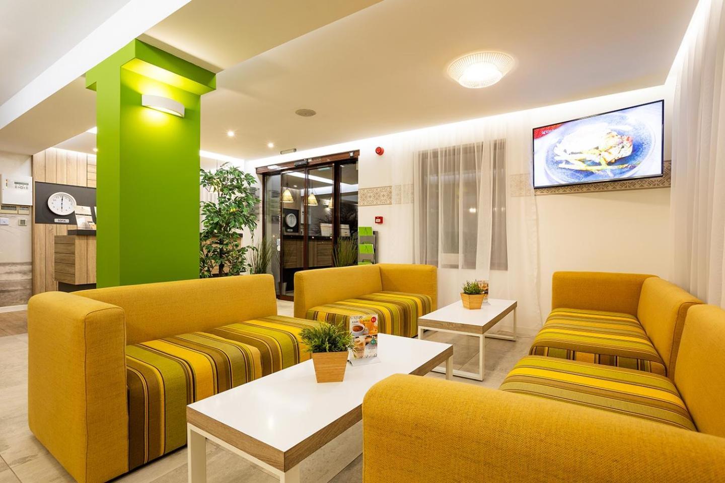 Hotel Compliment Трявна Экстерьер фото