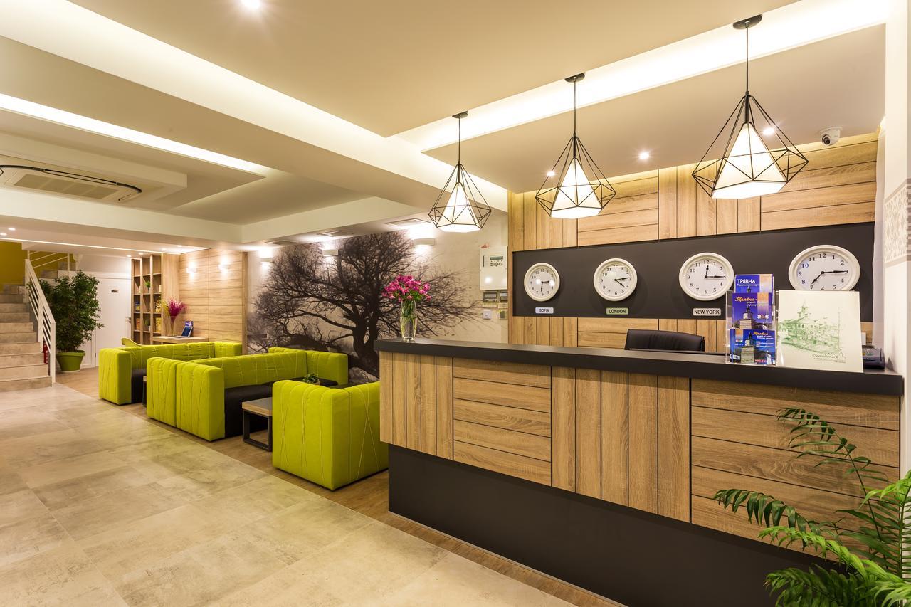 Hotel Compliment Трявна Экстерьер фото