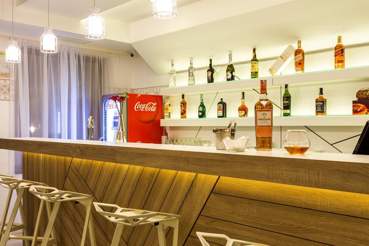 Hotel Compliment Трявна Экстерьер фото